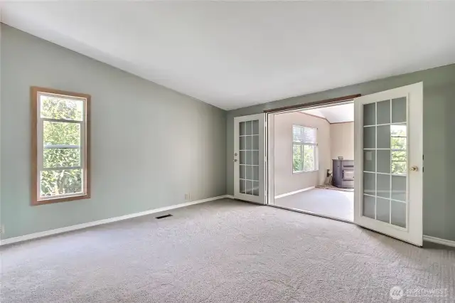 2nd bedroom