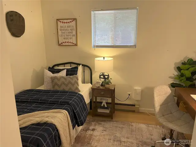 2nd bedroom/study