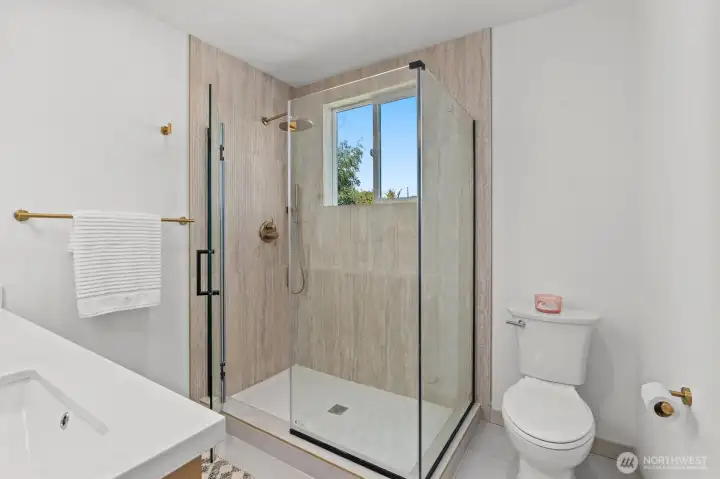 2nd level bathroom.