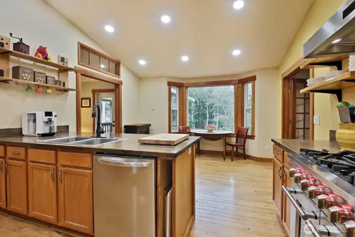 This is a generous sized gathering area!