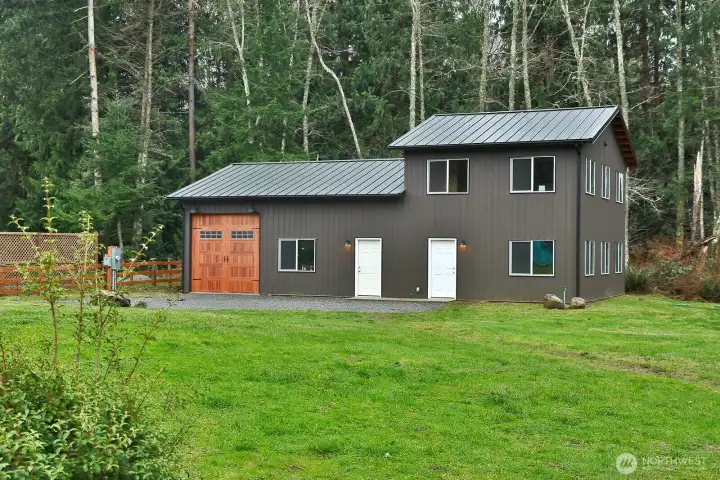 Spane built metal building is a recent addition to the property!