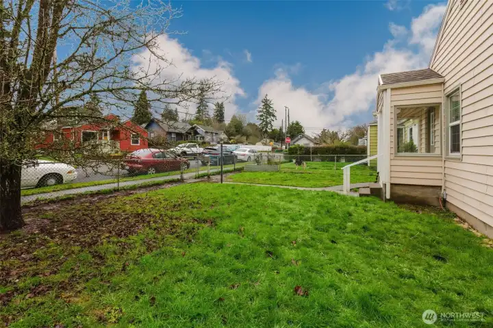 a nice view of the front yard.