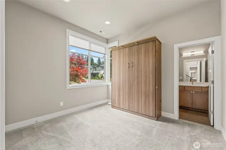 Main level Guest Suite