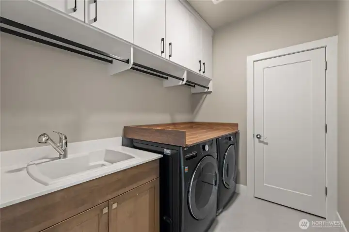 Full size furnished laundry room