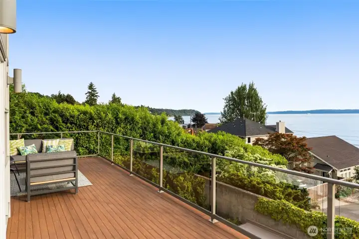 Multiple indoor & outdoor gathering spaces. New composite deck & handrails done in 2019