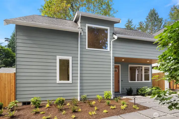 Welcome to 11739C! A 3 bedroom, 1.75bath home!