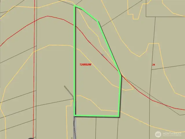 Overhead view with approximate boundary in green. The orange/brown lines represent contours and the red line is the approximation of the fish stream.
