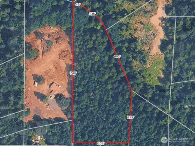 Overhead view with approximate boundaries in red and approximate dimensions.