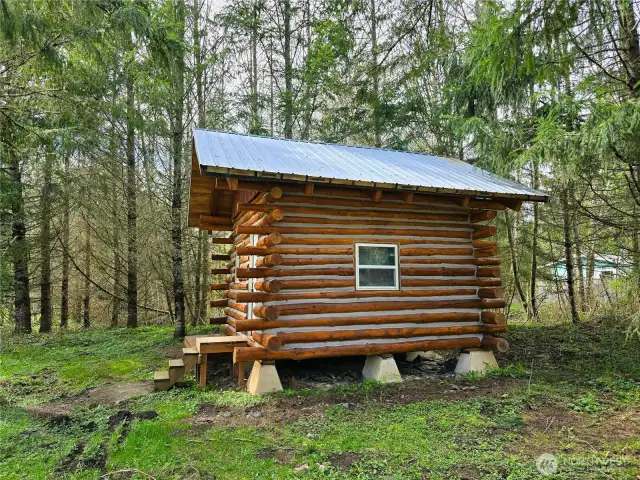 Extra storage or bunkhouse