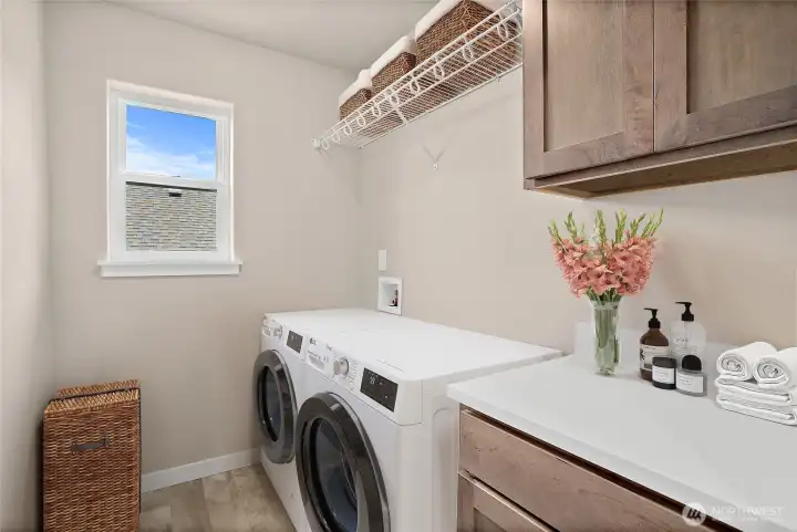 Virtually staged laundry room