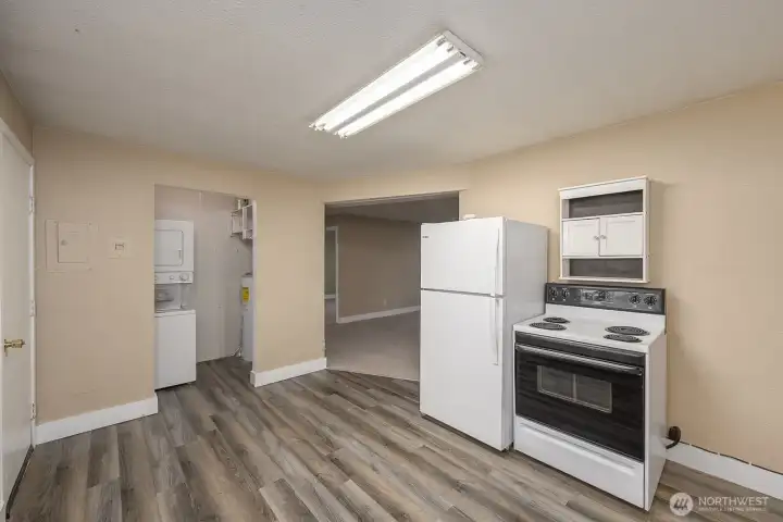 Appliances ARE included with this unit (Washer/Dryer, Stove/Range, Fridge)
