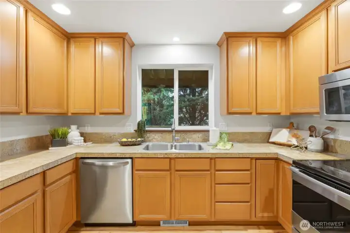 KITCHEN SINK & PREP AREA