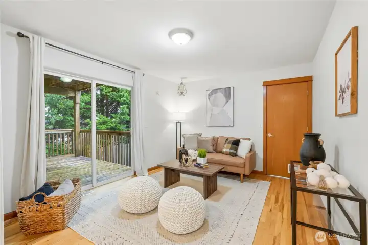 CONVERSATION/ DINNING/ BREAKFAST ROOM