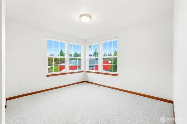 SECOND BEDROOM UPSTAIRS