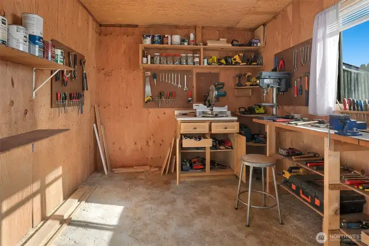 Workshop - virtually staged photo