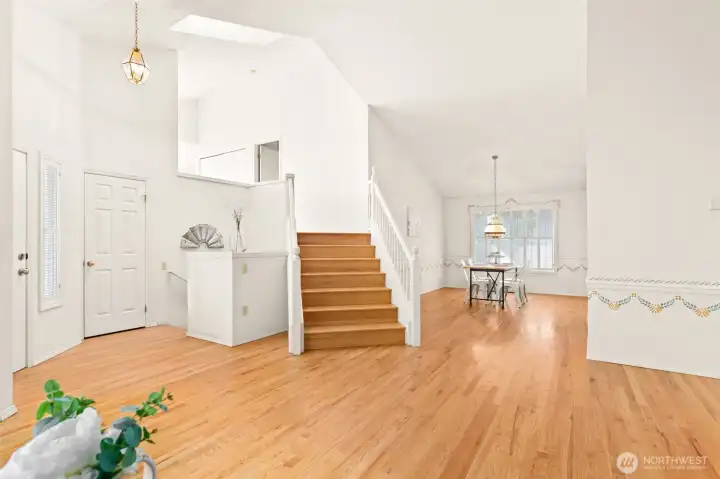 Stairs also leads to loift and/or flex space with magnificient views.