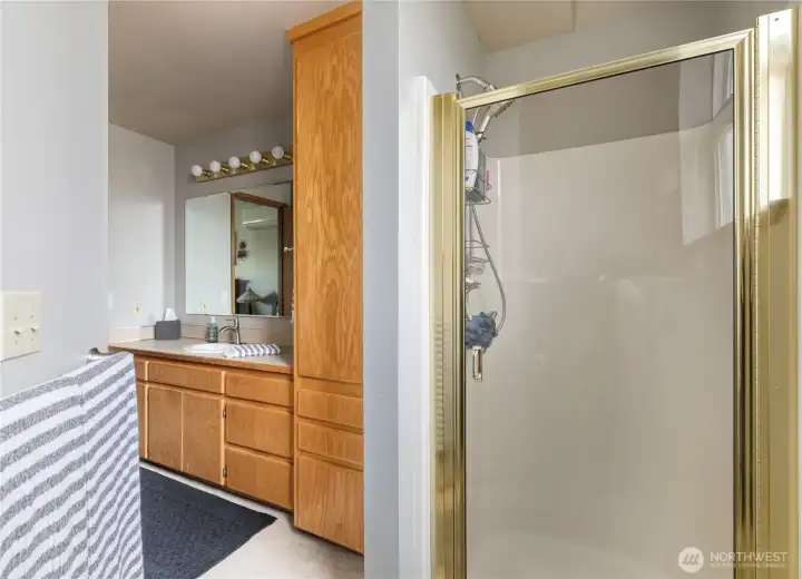 3/4 bath off primary suite