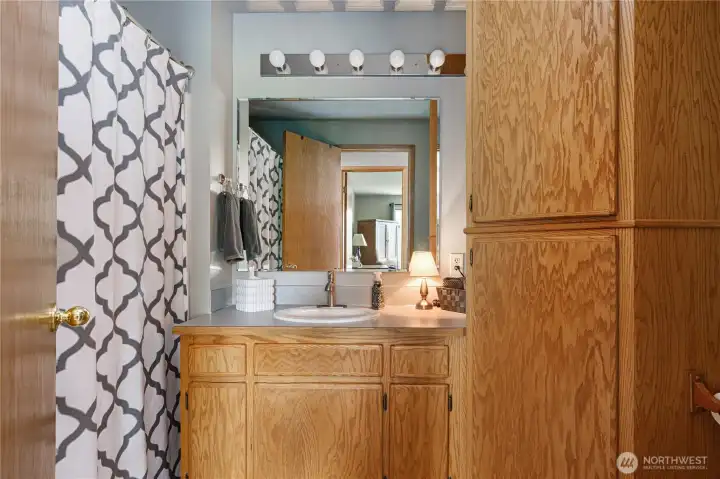 Full bath on upper level