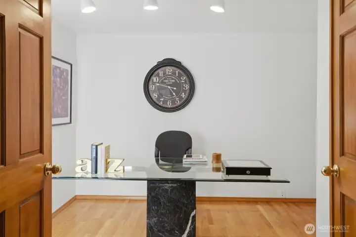 Mainfloor Office