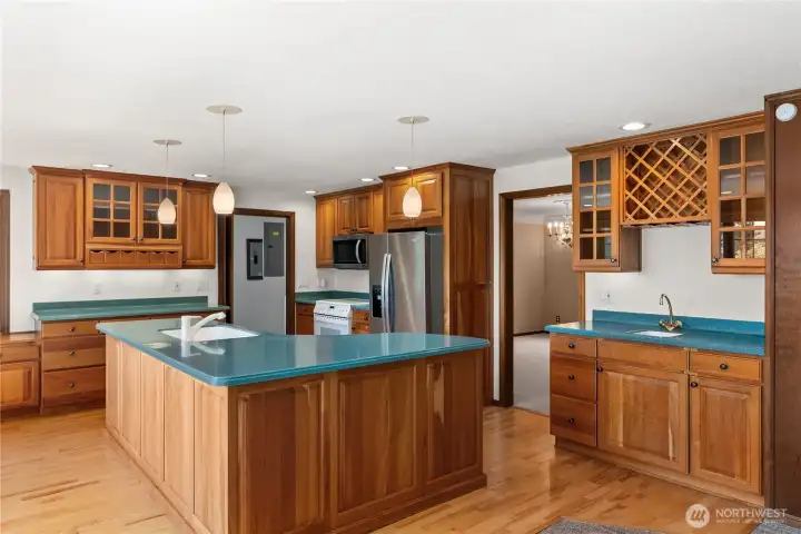 Kitchen / Dining