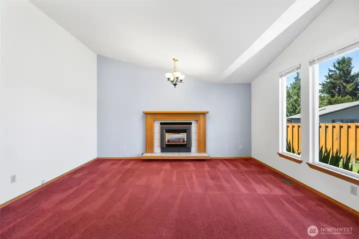 Imagine new flooring to update this wonderful space! Imagine new flooring to update this wonderful space!