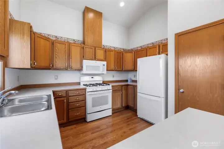 Gas stove, great storage Gas stove, great storage