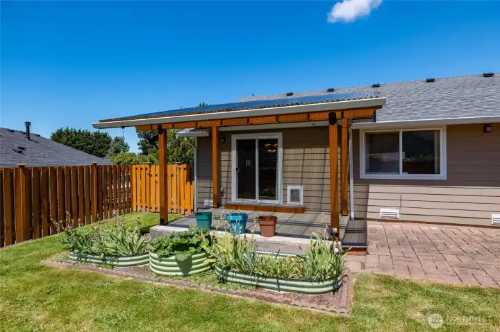 Raised garden beds to enjoy Raised garden beds to enjoy