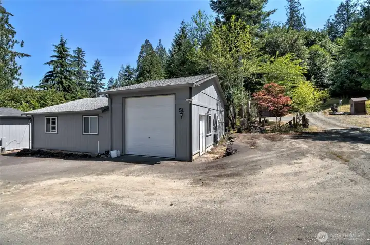 RV tall garage on guest cottage with RV dump RV tall garage on guest cottage with RV dump