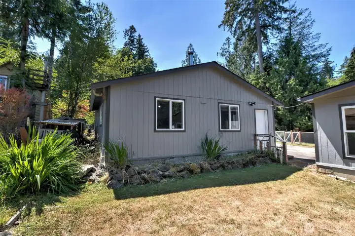 Detached guest cottage 1 bed 1 bath Detached guest cottage 1 bed 1 bath