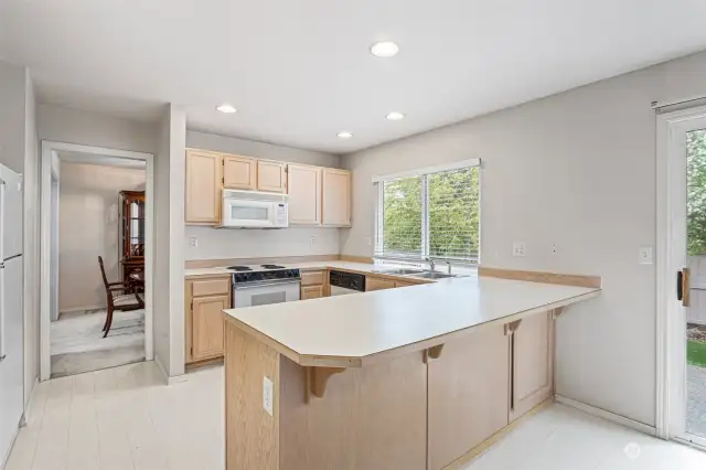 Kitchen with large counter