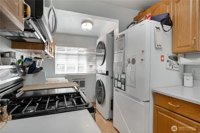 This washer/dryer no longer in the property.  Replaced with all in one unit.