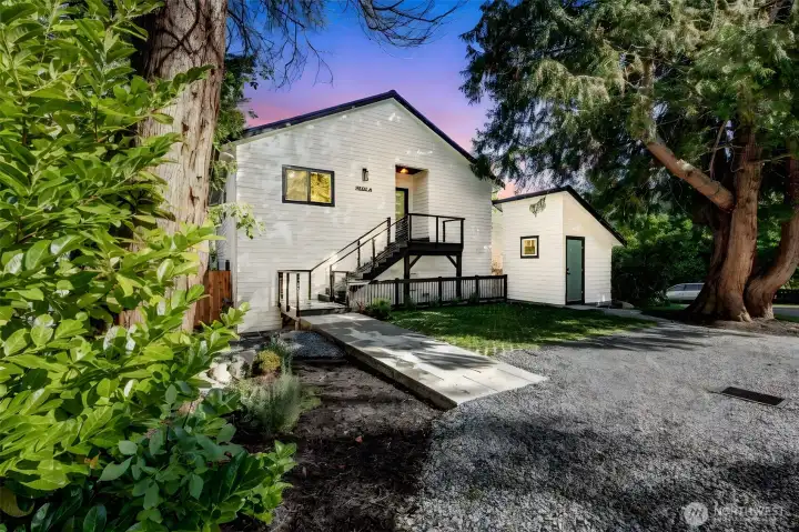 2558A is the upstairs unit of the 2-unit condo