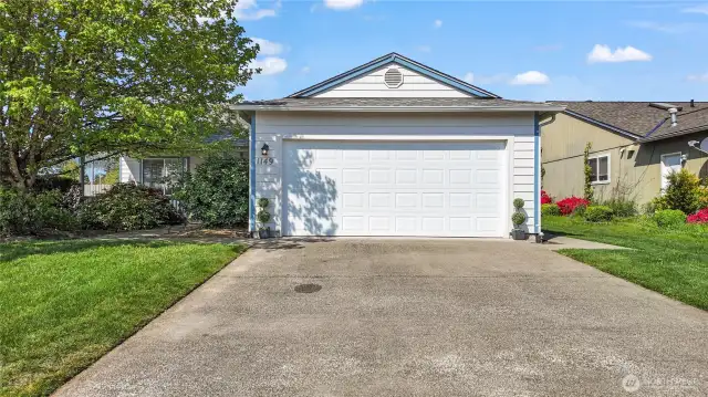2 Car Garage w/ Entry To The Right