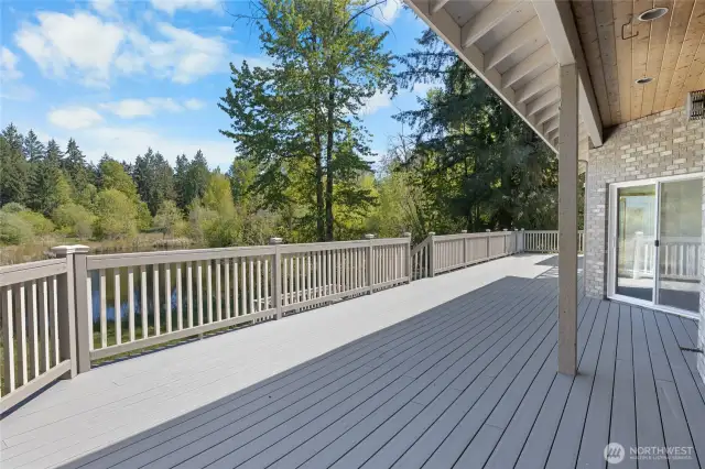 Large Deck For Entertaining