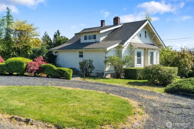 Large circular driveway