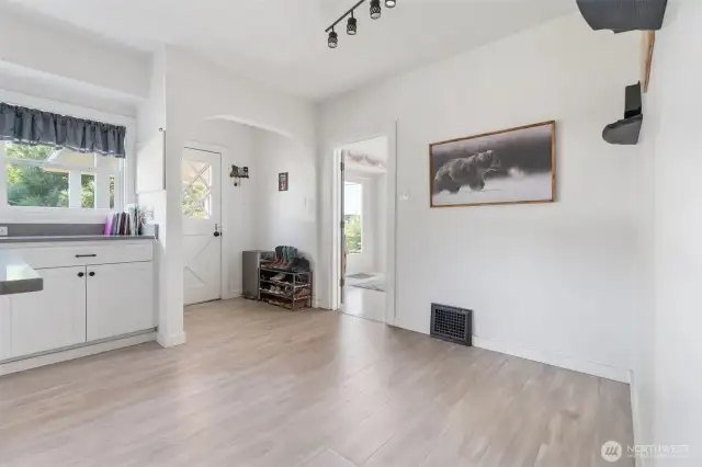 Kitchen entryway