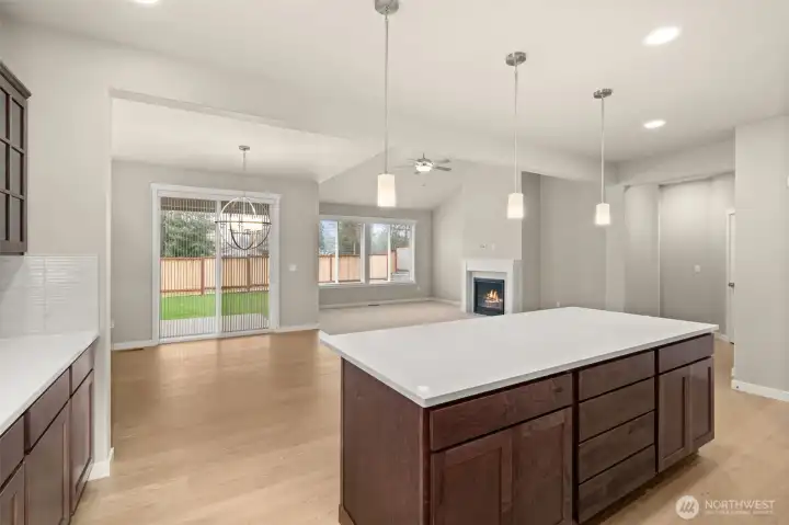 Look at the awesome island - perfect for prepping meals and entertaining!