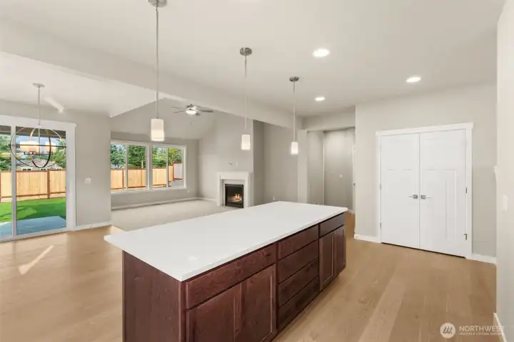 Look at the awesome island - perfect for prepping meals and entertaining!