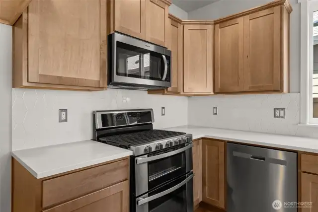 Home is under construction. Photos, including virtually staged, are of a previously bult home in a different community with similar finishes. Builder reserves the right to make changes to plans & specifications without notice. Features vary by plan. Buyer to verify square footage.