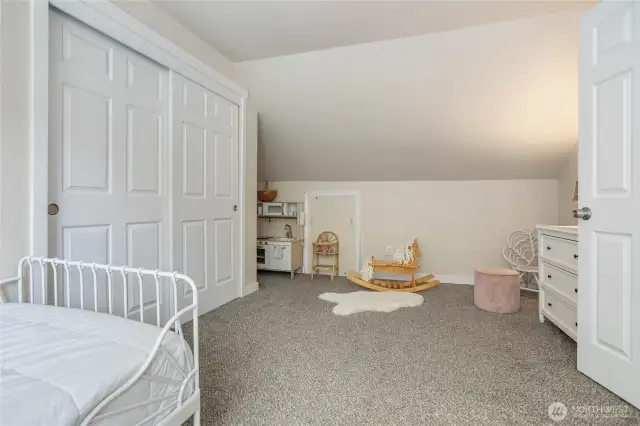 Upper floor bedroom