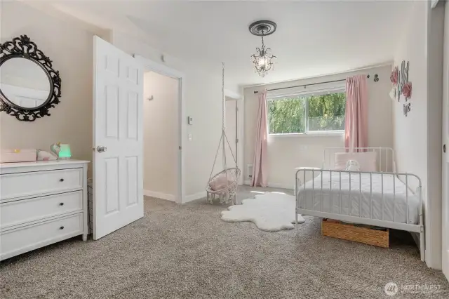 Upper floor bedroom