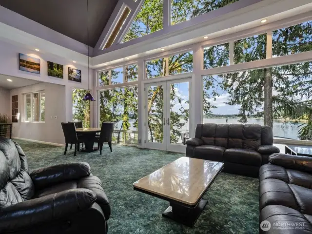 Floor to ceiling windows welcome the fantastic lake view and natural light even on the darkest days.