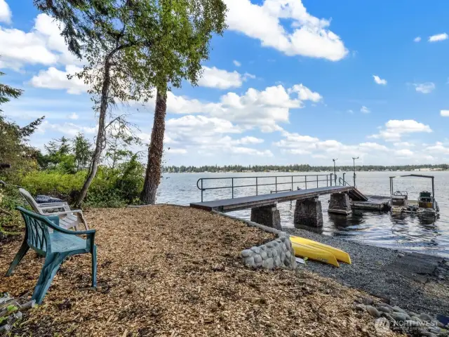 87’ of beach front for your enjoyment!