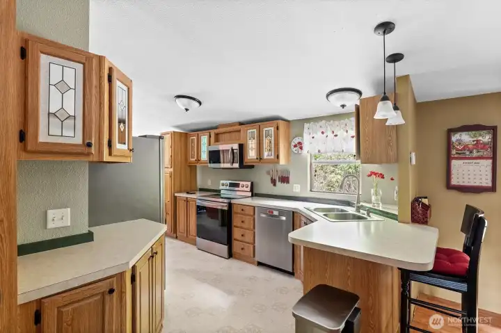 All appliances stay with the home.