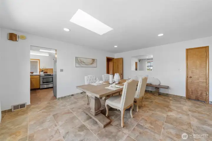 Large dining area so great for entertaining loved ones and friends.