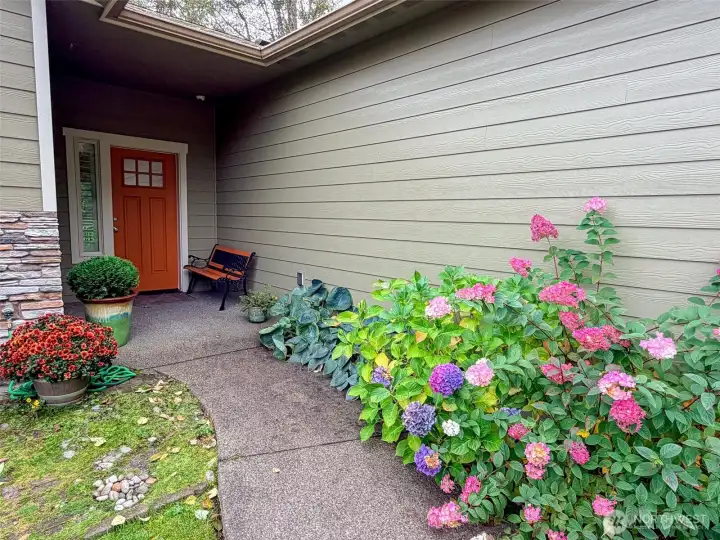 Colorful & inviting entrance!!
