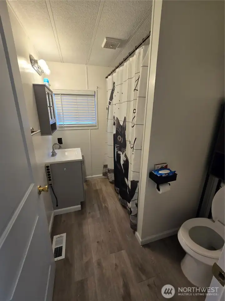 Full Guest Bathroom