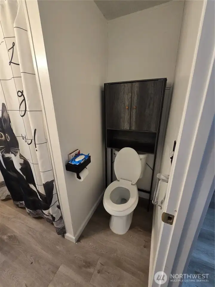 Full Guest Bathroom