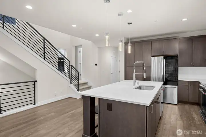 This well-equipped kitchen will delight any chef.