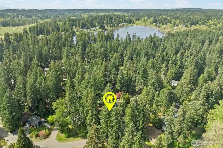 So close to Cottage Lake and the private, deeded park.